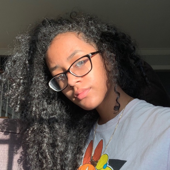 Meet your Posher, Amora - Picture 1 of 1